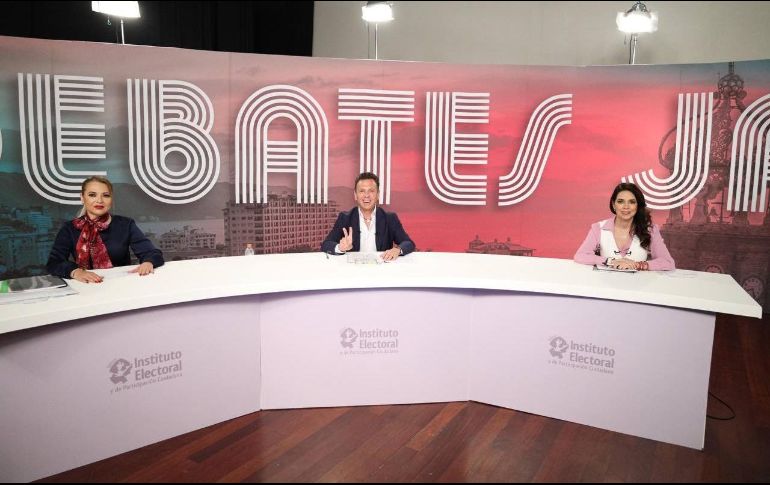 El ejercicio fue dividido en cuatro bloques y tras la presentación de las candidaturas y sus respectivas propuestas, los aspirantes al cargo de gobernador tuvieron 10 minutos cada uno para defender su trayectoria política. ESPECIAL/ X/@JaliscoTV.