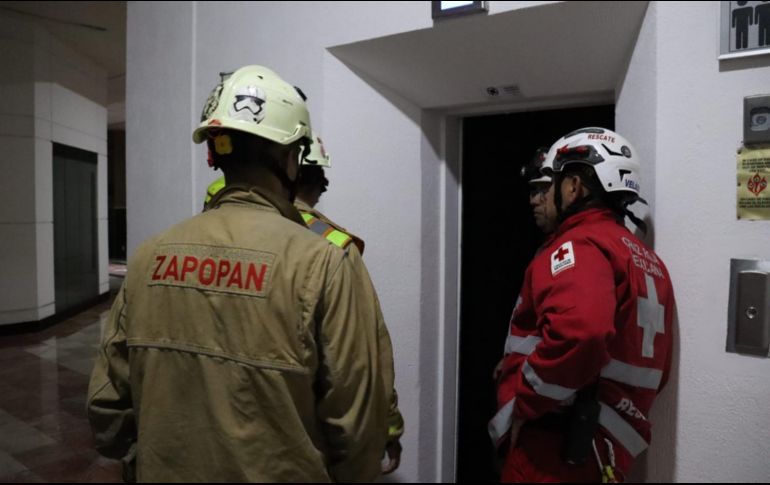 Las personas atrapadas no presentaron lesiones. ESPECIAL/ Bomberos de Zapopan