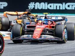 El incidente de Sainz con el australiano Piastri ocurrió cuando el español se lanzó por fuera en la curva 11. EFE/ C. HERRERA-ULASHKEVICH