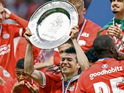 El extremo es el primer mexicano en ganar dos ligas seguidas en dos países europeos diferentes. RGR