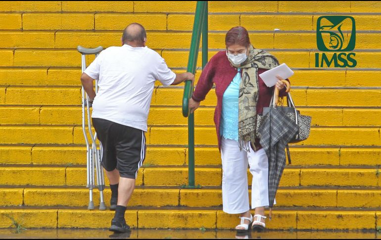 IMSS: La señora, en su carácter de única beneficiaria y dependiente económica de su extinto hijo, sí tenía derecho al pago de prestaciones en dinero y especie. EL INFORMADOR / ARCHIVO