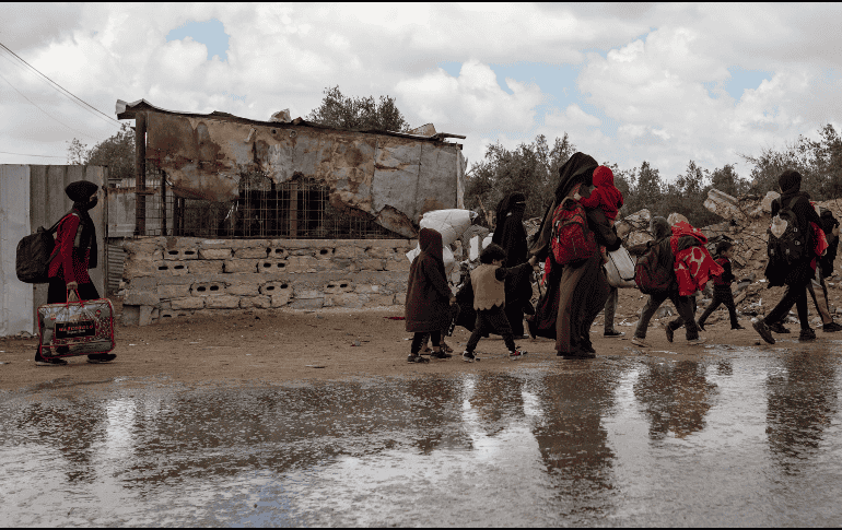 El anuncio de Hamás se dio después de que el ejército israelí ordenara a unos 100 mil palestinos en el este de Rafah evacuar la localidad ante un posible asalto terrestre. EFE / H. Imad