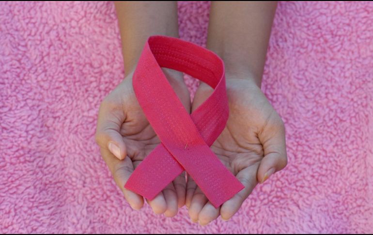 Disminuir la posibilidad de vivir con cáncer de mama, también permitirá evitar gastos catastróficos en los pacientes. ESPECIAL/ Foto de Angiola Harry en Unsplash