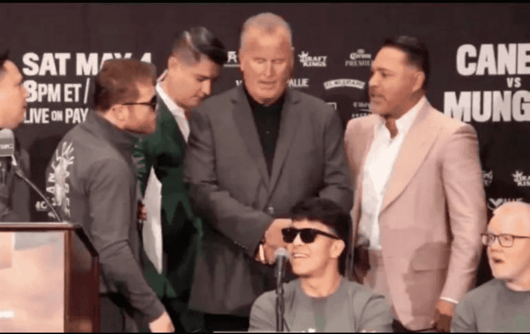 El actual campeón indiscutido de los supermedianos fue interrogado sobre la supuesta demanda que Óscar de la Hoya planeaba presentar en su contra por difamación. ESPECIAL