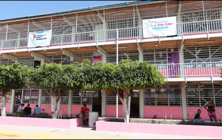 Varios videos que se han viralizado en redes sociales han provocado toda clase de reacciones, mientras algunas personas lo han desaprobado, otras lo tomaron por el lado amable. EL INFORMADOR/ ARCHIVO.