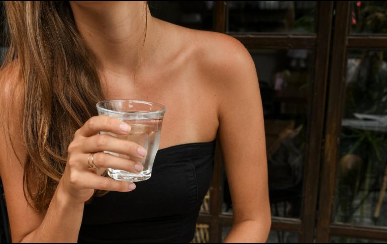 ¿Qué función tiene el agua al comer?. UNSPLASH / P. Ohlsson