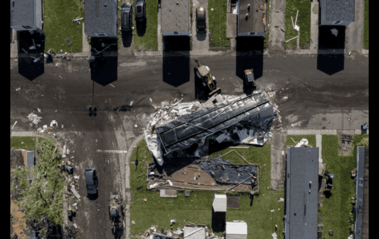 Los meteorólogos han confirmado informes de más de 60 tornados desde el lunes en Tennessee, Kentucky, Illinois, Misuri y Kansas. EFE