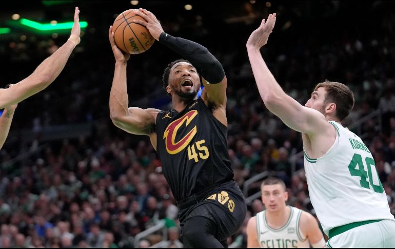Donovan Mitchell encadenó su tercer partido con más de 25 puntos, 29 en total. AP/S. Senne