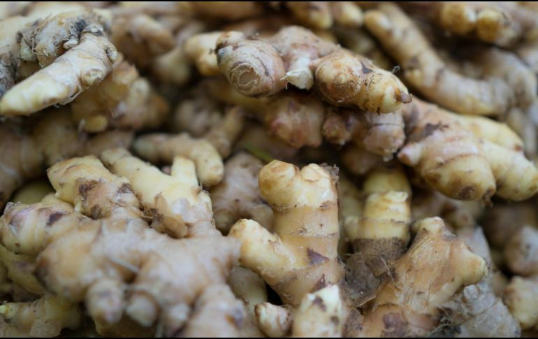 Entre los beneficios que aporta el consumo de esta raíz se encuentran sus propiedades antiinflamatorias, antioxidantes, digestivas y analgésicas. Unsplash.