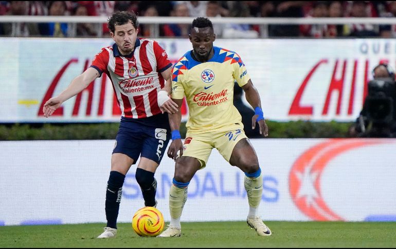 El duelo que tendrán Chivas y América en el Estadio Akron y el Estadio Azteca promete grandes emociones para los aficionados del futbol mexicano. IMAGO7/ S. L. Miranda.