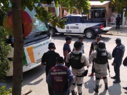 Los normalistas y los dos conductores del autobús acudieron a la sede de la Fiscalía General del Estado de Oaxaca (FGEO) de Matías Romero a rendir su declaración. ESPECIAL