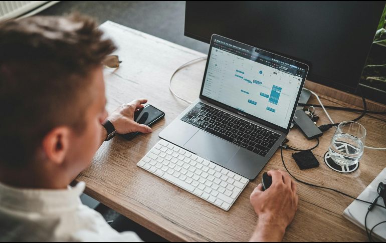 Aquí algunas recomendaciones para evitar pasar mucho tiempo sentado. UNSPLASH / Z. Lazarevic