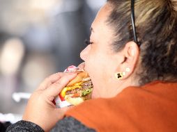 El sodio es un mineral necesario para el cuerpo porque mantiene el balance de líquidos, ayuda a la actividad muscular, a la digestión y a transmitir impulsos nerviosos; pero sólo se requiere una mínima cantidad. EL INFORMADOR / ARCHIVO