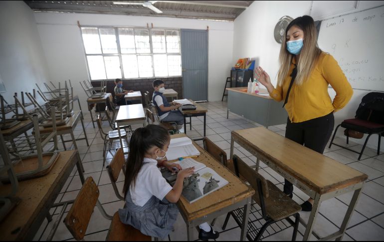 La docencia es una profesión valorada y respetada, pero no siempre bien pagada. EL INFORMADOR/Archivo