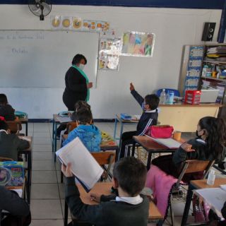 ¿Escasez de docentes? Esta es la cantidad de alumnos que atiende cada profesor