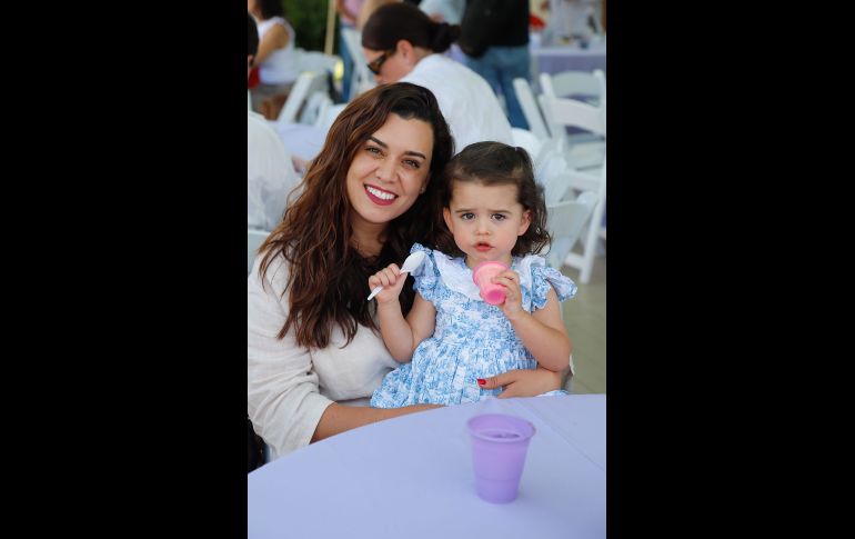 Paloma González y Fátima Gurumeta. GENTE BIEN JALISCO/ Claudio Jimeno