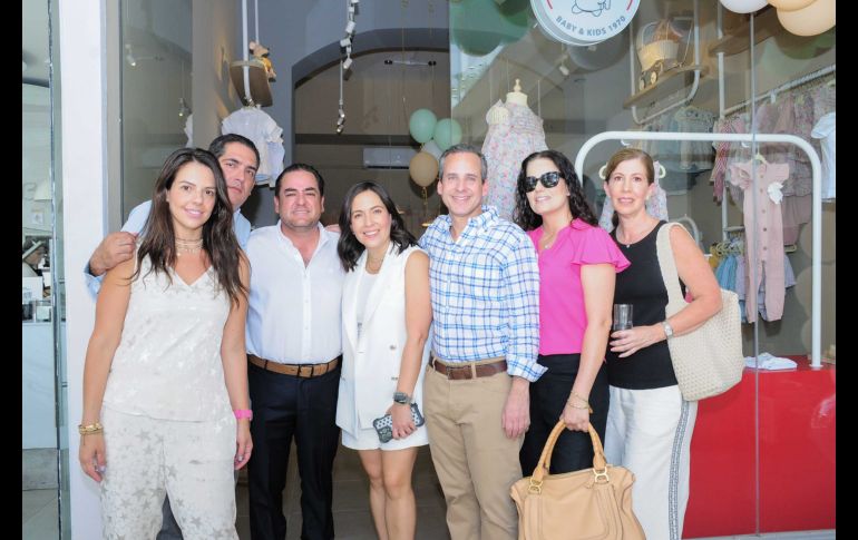 Regina Cordero, Jorge Salles, Rocío Cordero, Manuel Isaac , Rafael Riebeling, Soíia De O. de Riebeling y Lorenza Padilla. GENTE BIEN JALISCO/ Marifer Rached
