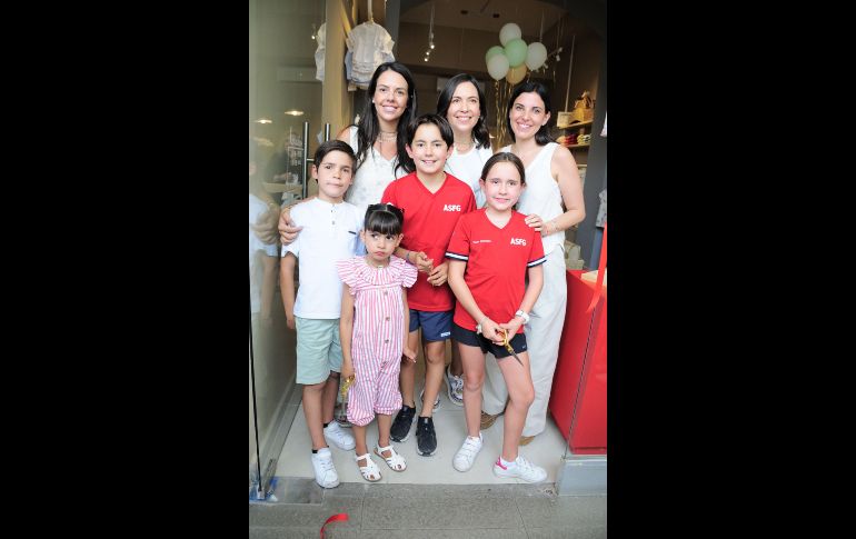 Regina Cordero, Rocío Cordero, Mónika Klein, Pablo Salles, Nicolás Isaac, Renata Salles y Paula Isaac. GENTE BIEN JALISCO/ Marifer Rached