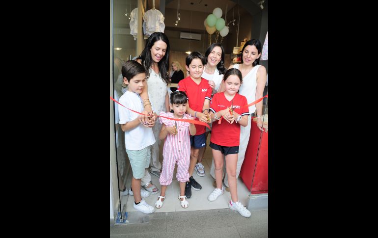 ; Regina Cordero, Rocío Cordero, Mónika Klein, Pablo Salles, Nicolás Isaac, Renata Salles y Paula Isaac. GENTE BIEN JALISCO/ Marifer Rached