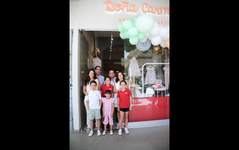 Regina Cordero, Jorge Salles, Rocío Cordero, Manuel Isaac, Pablo Salles, Nicolás Isaac, Renata Sallas y Paula Isaac. GENTE BIEN JALISCO/ Marifer Rached