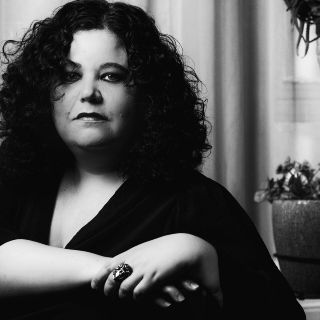 Artemisa Téllez promociona “Hasta que comienza a brillar”