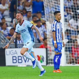 La Máquina se lleva ventaja del "Gigante de acero"