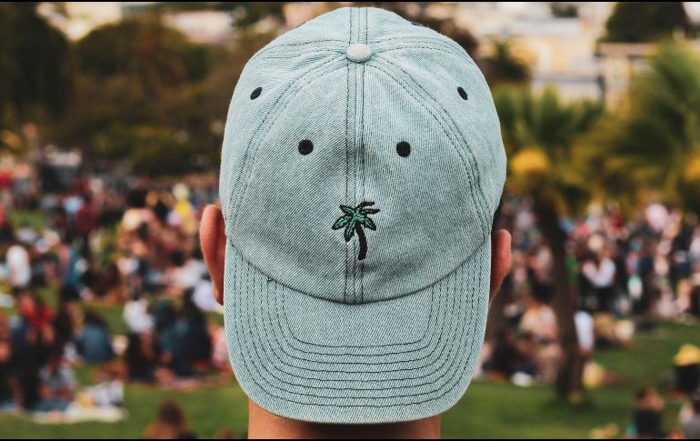 El uso de prendas protectoras protegerán la salud de nuestra piel. ESPECIAL/Foto de Ahmed Syed en Unsplash