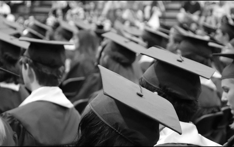 En el país, hay cinco ciudades que destacan como las mejores para que las y los recién egresados trabajen de las profesiones que estudiaron. Pixabay.