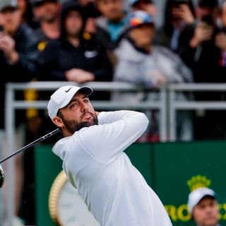Scottie Scheffler es arrestado, pero compite en el campeonato de la PGA