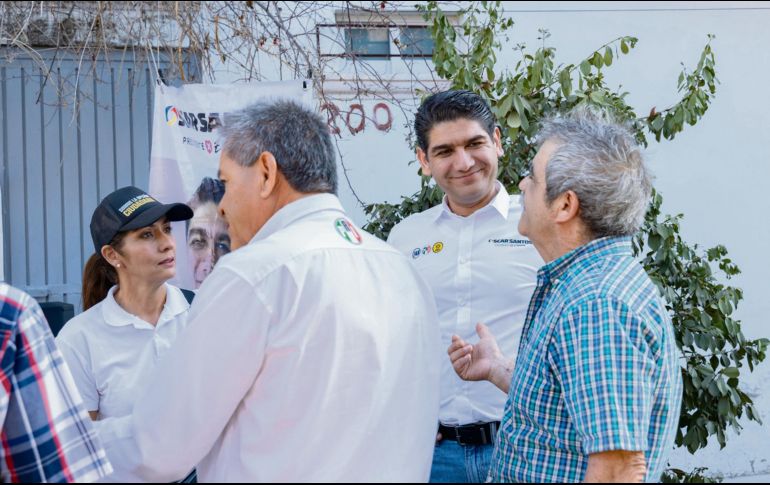 La mayor preocupación que los vecinos confiaron a Óscar Santos es que las nuevas torres de departamentos agravará el problema del agua. ESPECIAL