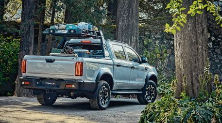 Este modelo cuenta con un diseño muy agresivo, con una enorme parrilla de tramado elaborado, que se combina con ópticas LED. CORTESÍA