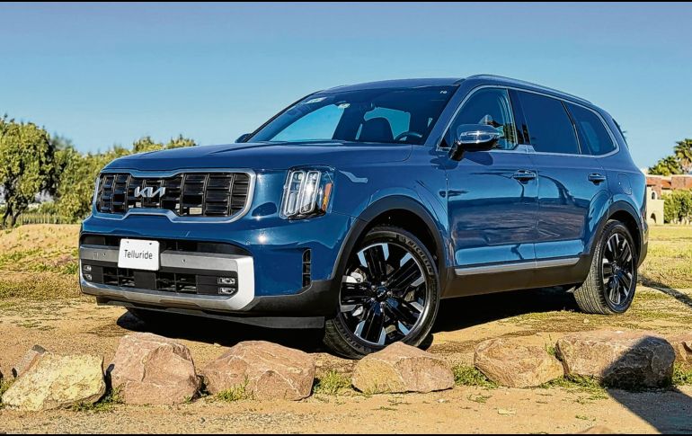 Este vehículo cuenta con climatizador de triple zona, asientos con calefacción, ventilación y hasta función de masaje lumbar. CORTESÍA