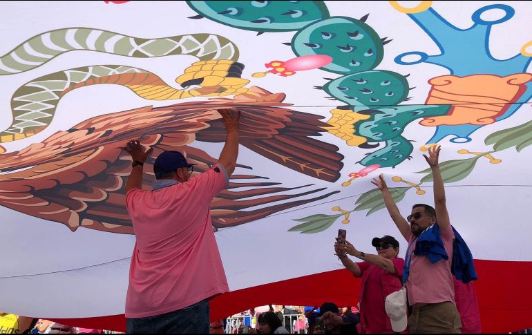 La mañana de este 19 de mayo, miles de personas se reúnen para participar en la Marcha Rosa por la Democracia. SUN/ D. Sánchez