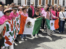 La gente en la capital española llegó con banderas mexicanas y pancartas con lemas como: “¡Ya Basta! 180 mil homicidios. Me obligaron a emigrar”. SUN / ARCHIVO