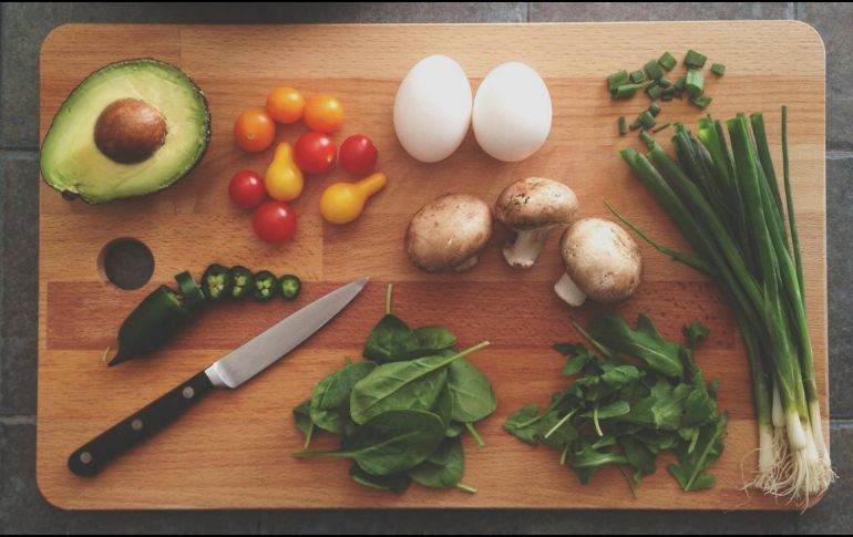 Este alimento se distingue por contener los nueve aminoácidos esenciales, convirtiéndolo en una fuente de proteína 