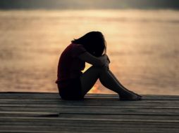 Al romperse una relación, el cuerpo experimenta un síndrome de abstinencia similar al de una droga, aumentando el cortisol y provocando malestar físico y emocional. Pixabay.