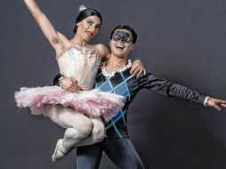 Los bailarines transforman el escenario en un mundo donde el ballet clásico y la comedia se entrelazan de manera espectacular. CORTESÍA