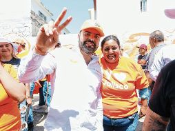 Algunos simpatizantes recibieron con porras al candidato de MC. ESPECIAL