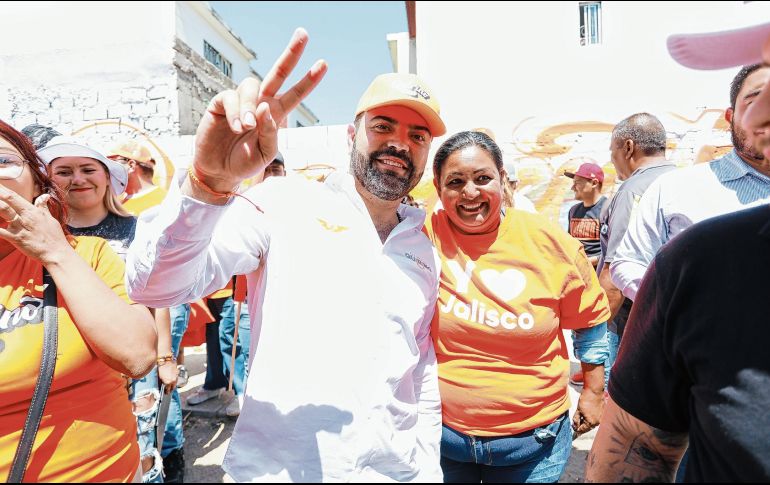 Algunos simpatizantes recibieron con porras al candidato de MC. ESPECIAL