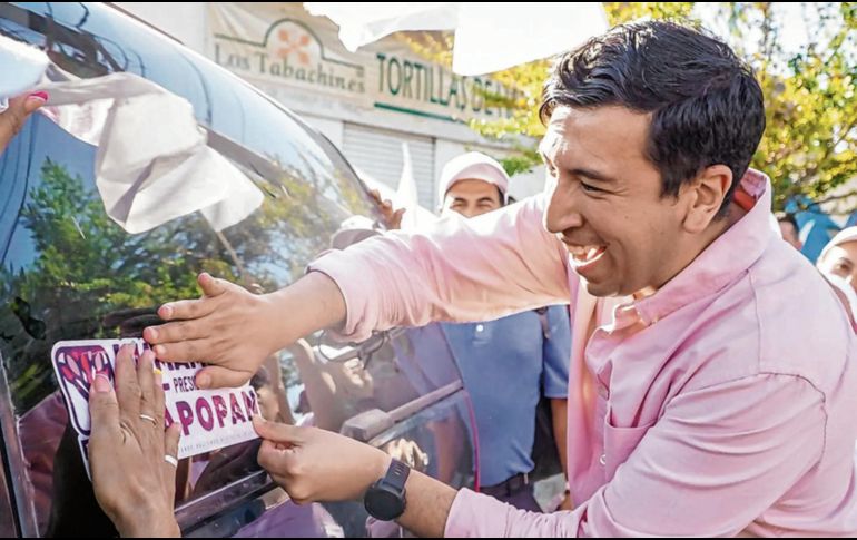 Kumamoto visitó el tianguis de la colonia Constitución. ESPECIAL