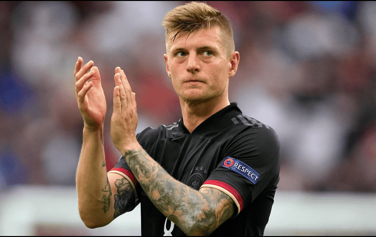 Dicen los que saben que hay que dejar el futbol antes de que el futbol nos deje a nosotros, y eso es justo lo que tiene planeado hacer Toni Kroos. AP / ARCHIVO