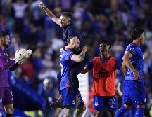 Unas decenas de aficionados se presentaron a las afueras de las instalaciones cementeras para demostrar el apoyo hacia sus jugadores. IMAGO7