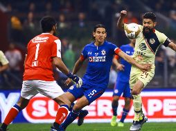 Igor Lichnovsky (centro) fue titular en la derrota del Cruz Azul ante América en la Final del Apertura 2018. IMAGO7/E. Sánchez