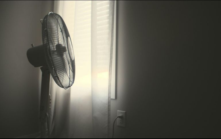 Este aparato al ser utilizado en su máxima potencia puede llegar a gastar, en promedio, unos 0.9 Kilowatts por hora (kWh). Unsplash