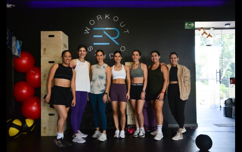 Rebeca Chávez, Sandra Ibarra, Laura Santana, Ximena Flores, Barbara Ortega, Ximena Cruz y Sofía Álvarez del Castillo. GENTE BIEN JALISCO/ Marifer Rached