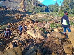 El deslizamiento de tierra azotó la aldea de Yambali. ESPECIAL / AFP