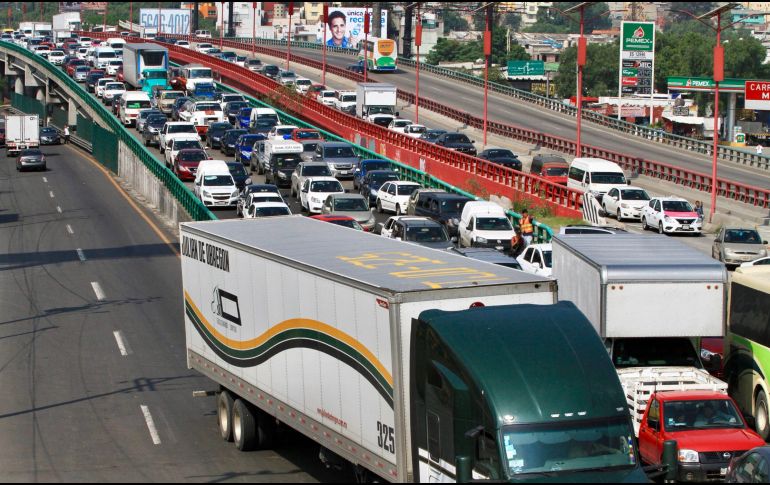 El Sistema de Monitoreo Atmosférico de la Ciudad de México indicó que en las últimas horas el sistema de alta presión perdió intensidad, lo que permitió un incrementó en la velocidad del viento. NOTIMEX/J. LIRA.