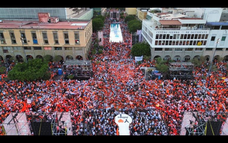 Lemus afirmó que reunió a 60 mil asistentes en la explanada del Hospicio Cabañas. EL INFORMADOR/A. NAVARRO