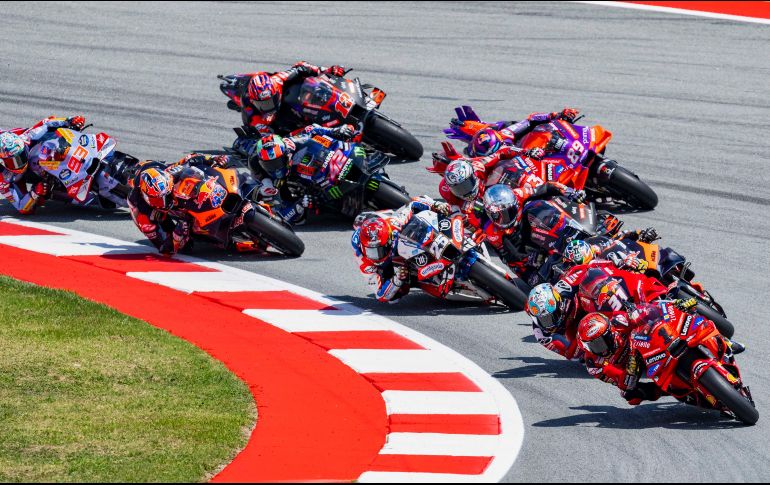 El vigente campeón Francesco Bagnaia (Ducati Lenovo Team) no falló esta vez y frío y calculador como siempre corrió para ir de menos a más  y olvidarse del error de ayer. EFE / ARCHIVO