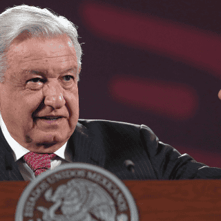 Hay que tener cuidado con los extremistas: López Obrador